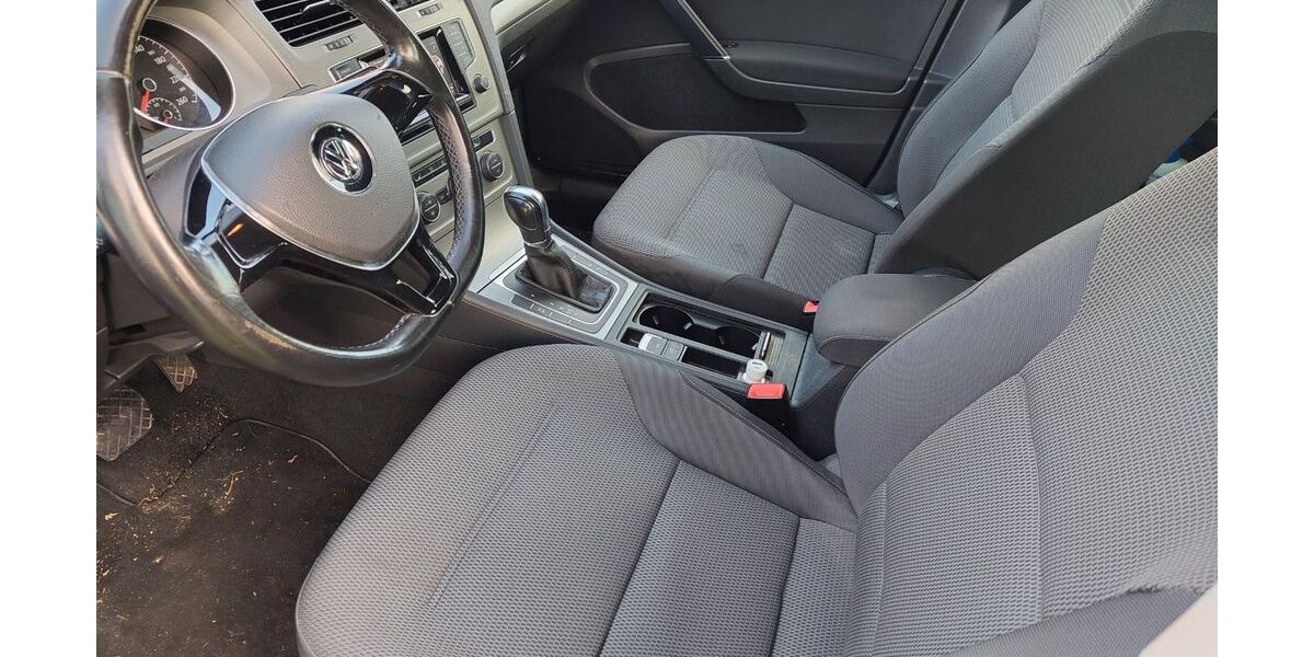 VW Golf 116.500 km 6.200 &euro; Düren 52351