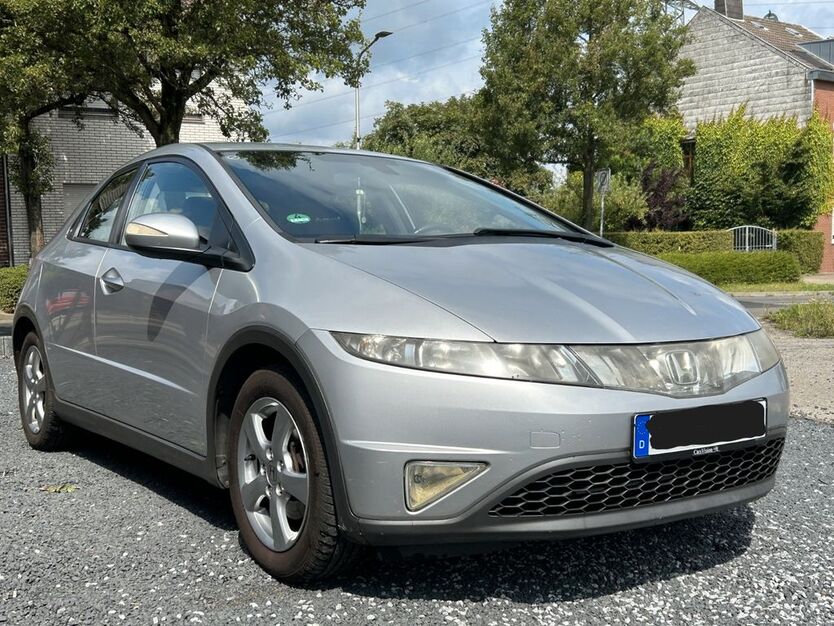 Honda Civic 133.000 km 3.590 € Aachen 52068