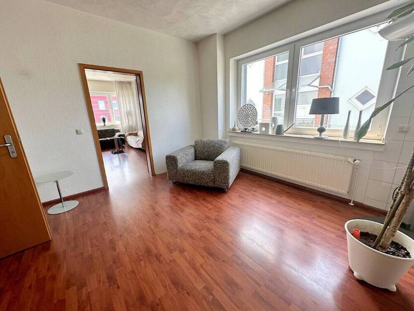 **ZUHAUSE für zwei Familien oder eine Großfamilie auf TRAUMgrundstück und Platz für viele PKW**