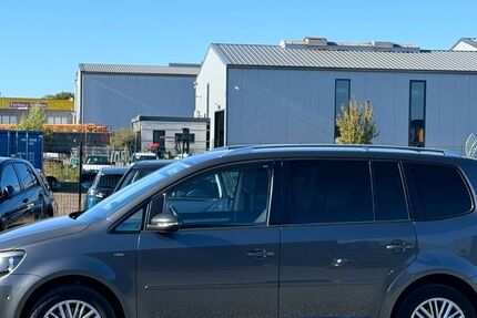 VW Touran 225.000 km 8.550 &euro; Düren 52351