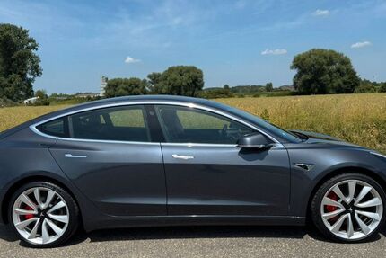 Tesla Model 3 77.500 km 25.500 € Eschweiler 52249