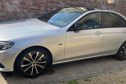 Mercedes-Benz E 300 107.000 km 27.500 € Übach Palenberg 52531