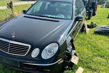 Mercedes-Benz E 220 300.000 km 2.500 € Nideggen 52385