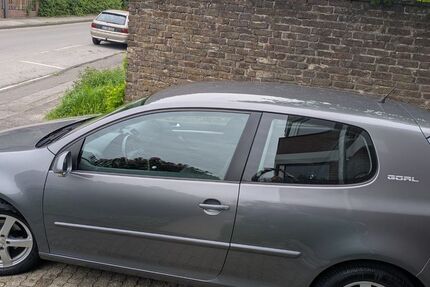 VW Golf 82.000 km 4.600 &euro; Aachen 52080
