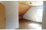 Biete schöne helle Wohnung für Senioren (maximal drei Personen)