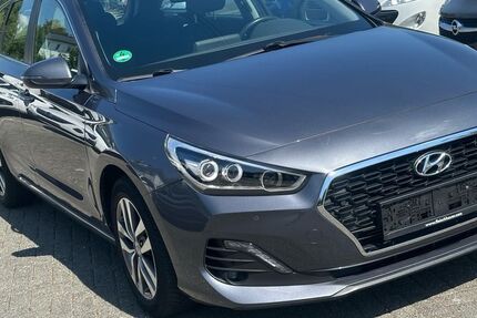 Hyundai i30 136.000 km 10.800 &euro; Aachen 52070