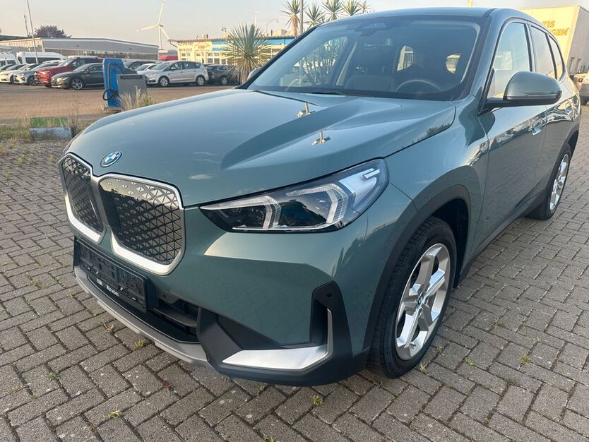 BMW iX1 25.000 km 38.999 € würselen 52146