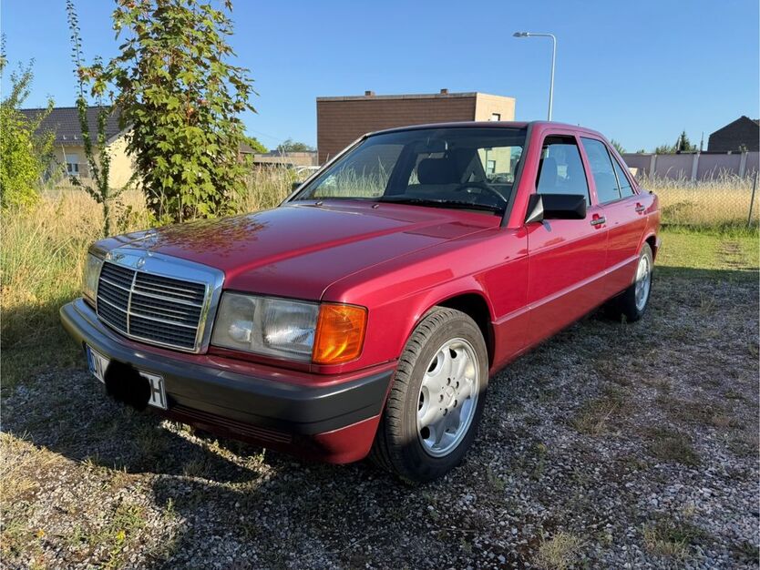 Mercedes-Benz 190 121.503 km 14.500 € Düren 52351