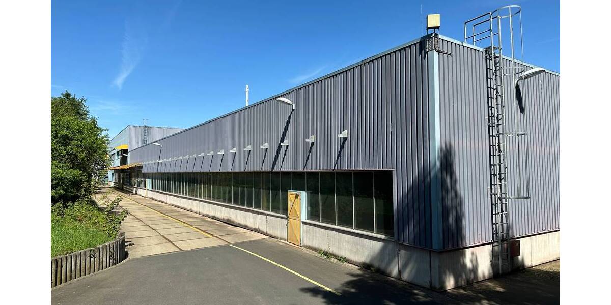 Provisionsfreie Vermietung: 640 m² Produktions- und Lagerhalle (Kran) mit innenliegendem Bürotrakt zimmer