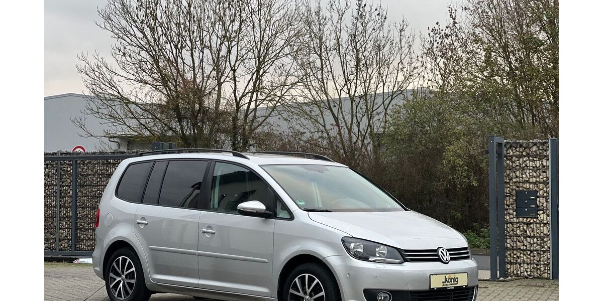 VW Touran 82.000 km 9.990 € Jülich 52428