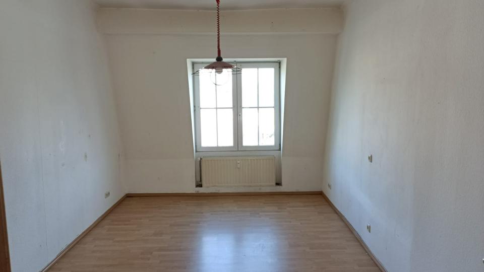 Etagenwohnung Baesweiler - 5 Zimmer, 180 m&sup2;, 1.290&euro; | Angebot:25641520