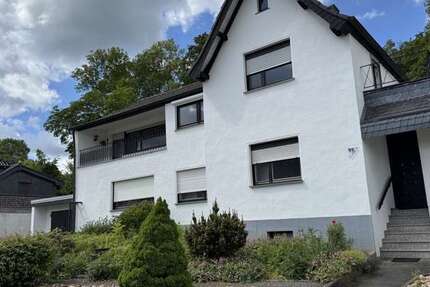 Haus Kreuzau-Winden Winden - 7 Zimmer, 179 m&sup2;, 320.000&euro; | Angebot:26787972