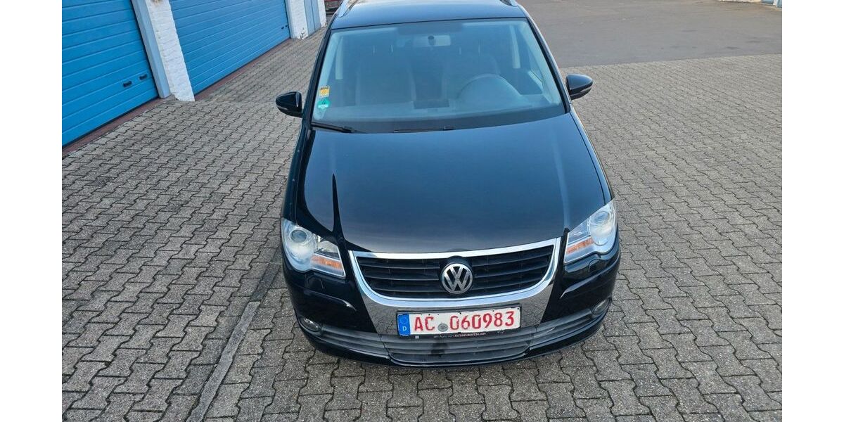 VW Touran 150.000 km 4.999 &euro; Aachen 52068