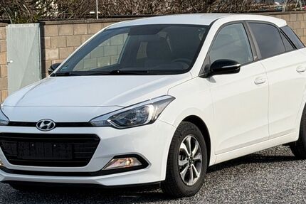 Hyundai i20 60.400 km 8.888 &euro; Düren 52351