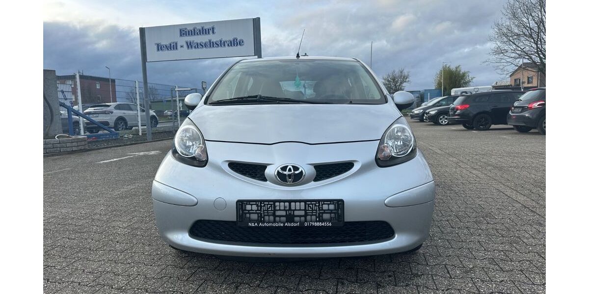 Toyota Aygo (X) 60.500 km 3.999 &euro; Alsdorf 52477