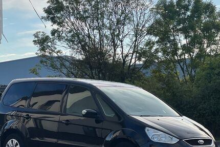 Ford Galaxy 140.771 km 8.999 € Jülich 52428
