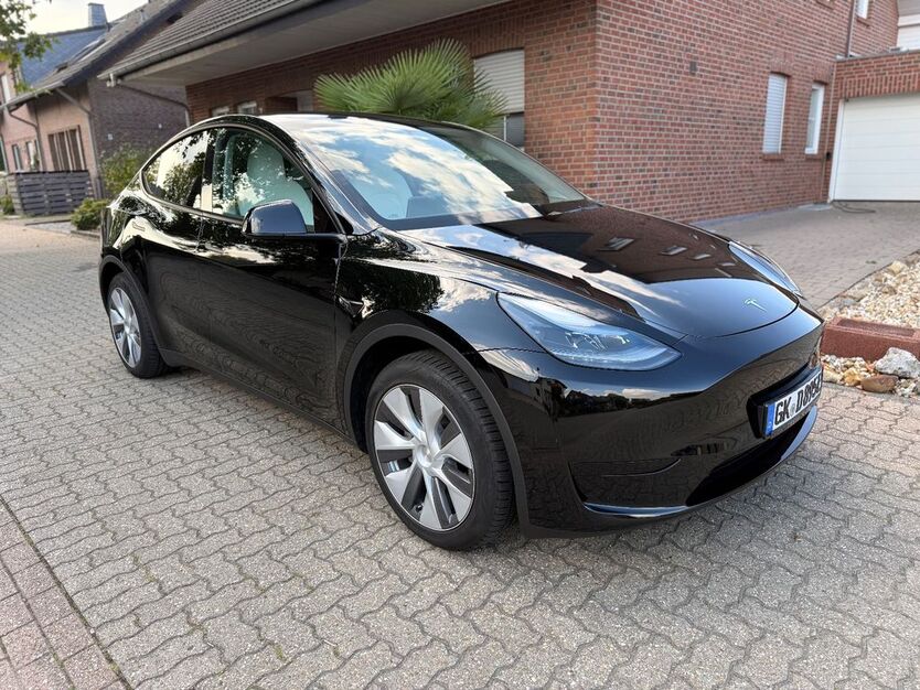 Tesla Model Y 34.000 km 33.690 € Geilenkirchen 52511