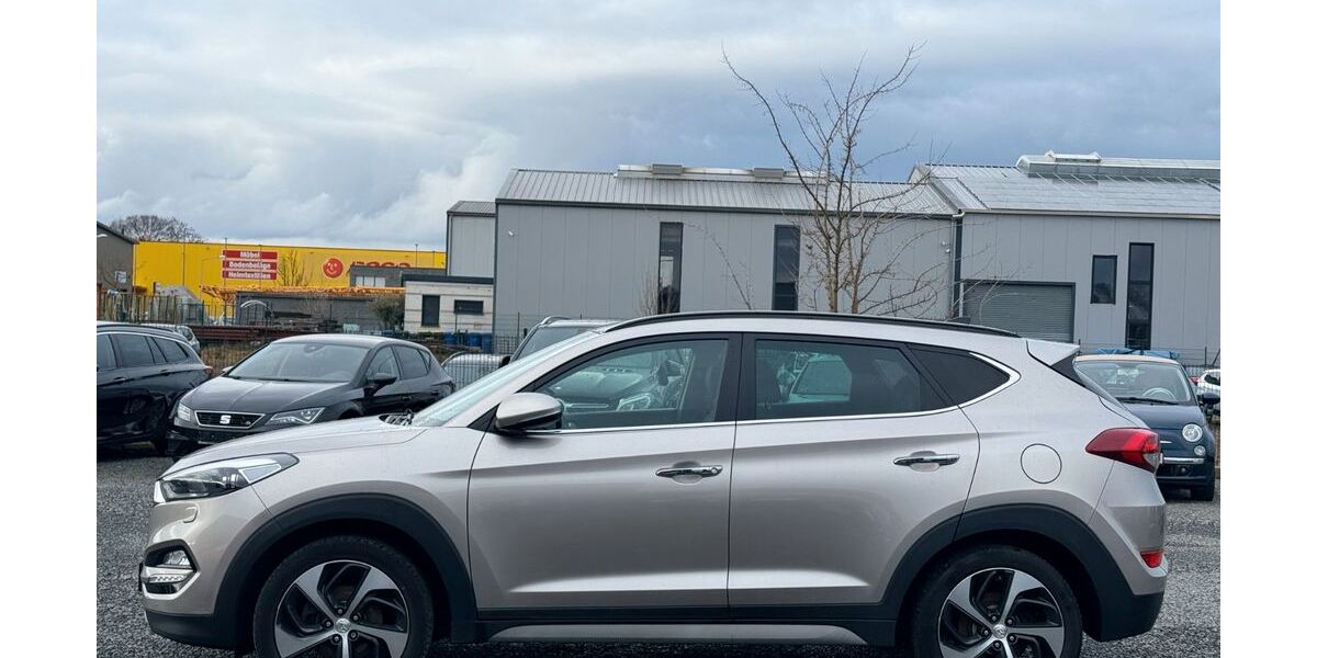 Hyundai TUCSON 200.000 km 13.900 &euro; Düren 52351