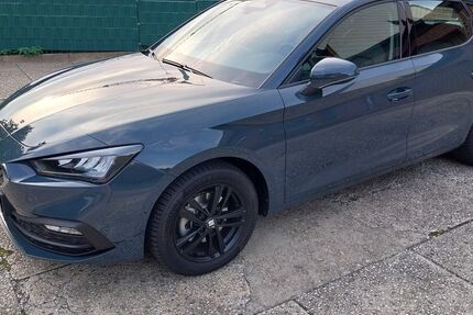 Seat Leon 7.800 km 22.999 &euro; Aachen 52076