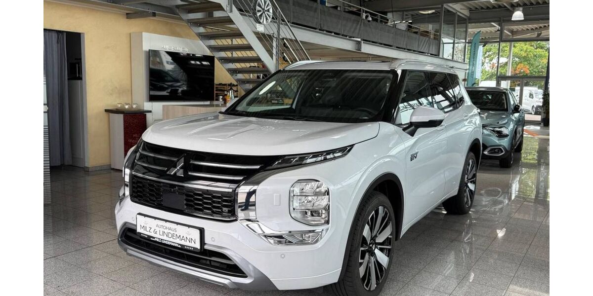 Mitsubishi Outlander 1.590 km 54.900 € Düren 52353