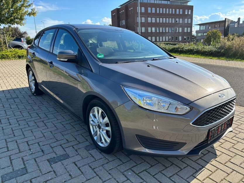 Ford Focus 122.000 km 5.990 € Aachen 52078