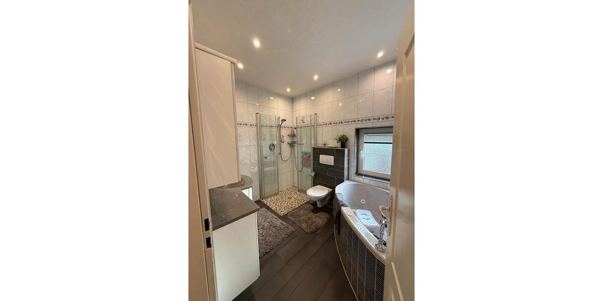 Erdgeschoßwohnung Hürtgenwald - 3 Zimmer, 140 m&sup2;, 1.250&euro; | Angebot:24616461