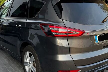 Ford S-Max 302.200 km 7.800 &euro; Aachen 52080