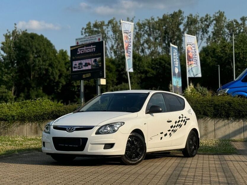 i30