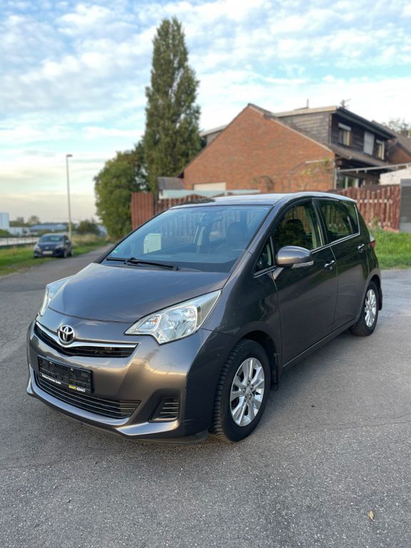 Toyota Verso-S 174.000 km 5.400 € Stolberg 52223
