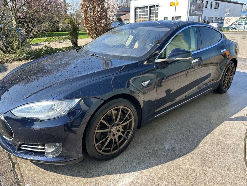 Tesla Model S 167.000 km 19.999 € Linnich 52441