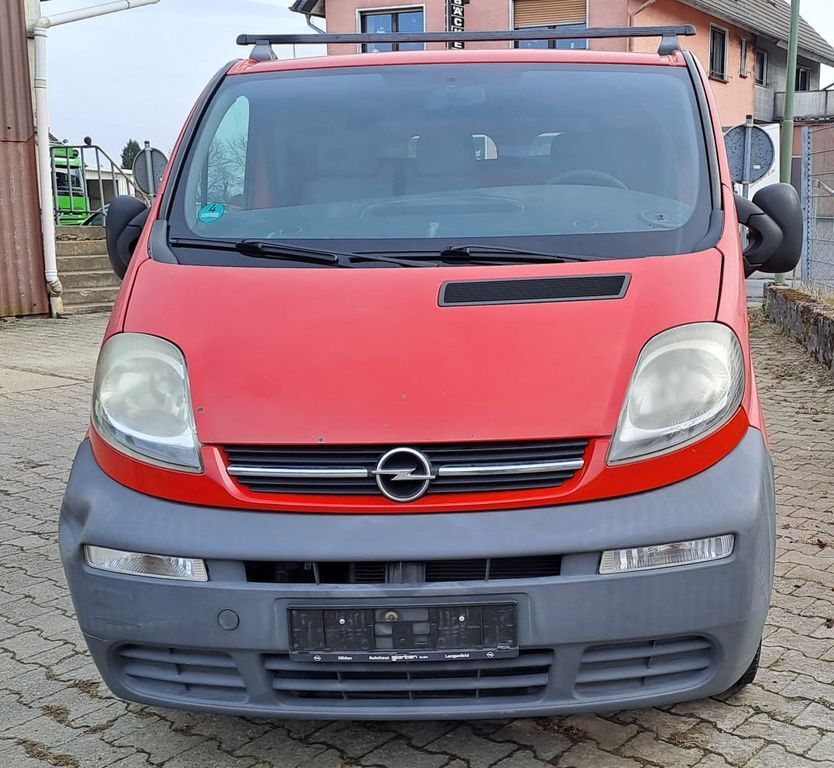 Opel Vivaro 150.000 km 2.000 € Monschau 52156
