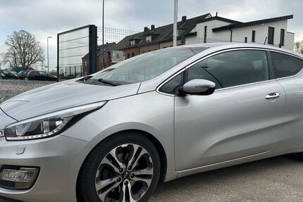 Kia ceed / Ceed 140.000 km 7.499 &euro; Düren 52353