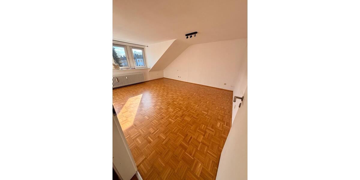 Dachgeschoßwohnung Aachen Eilendorf - 2.5 Zimmer, 62 m&sup2;, 800&euro; | Angebot:25079926