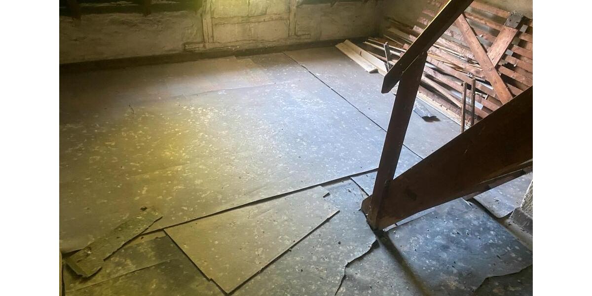 Dachgeschoßwohnung Aachen Aachen-Mitte - 6 Zimmer, 138 m&sup2;, 140.000&euro; | Angebot:26409878
