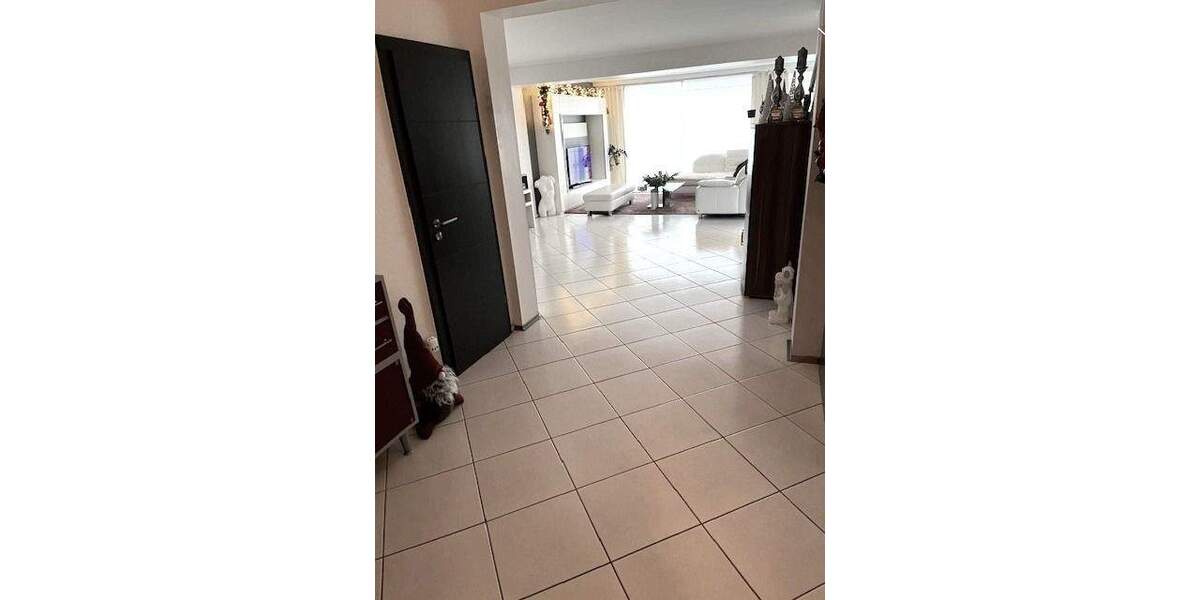 200 m² Eigentümerwohnung + 3 Mieteinheiten, Garage, Wintergarten uvm. 9 zimmer